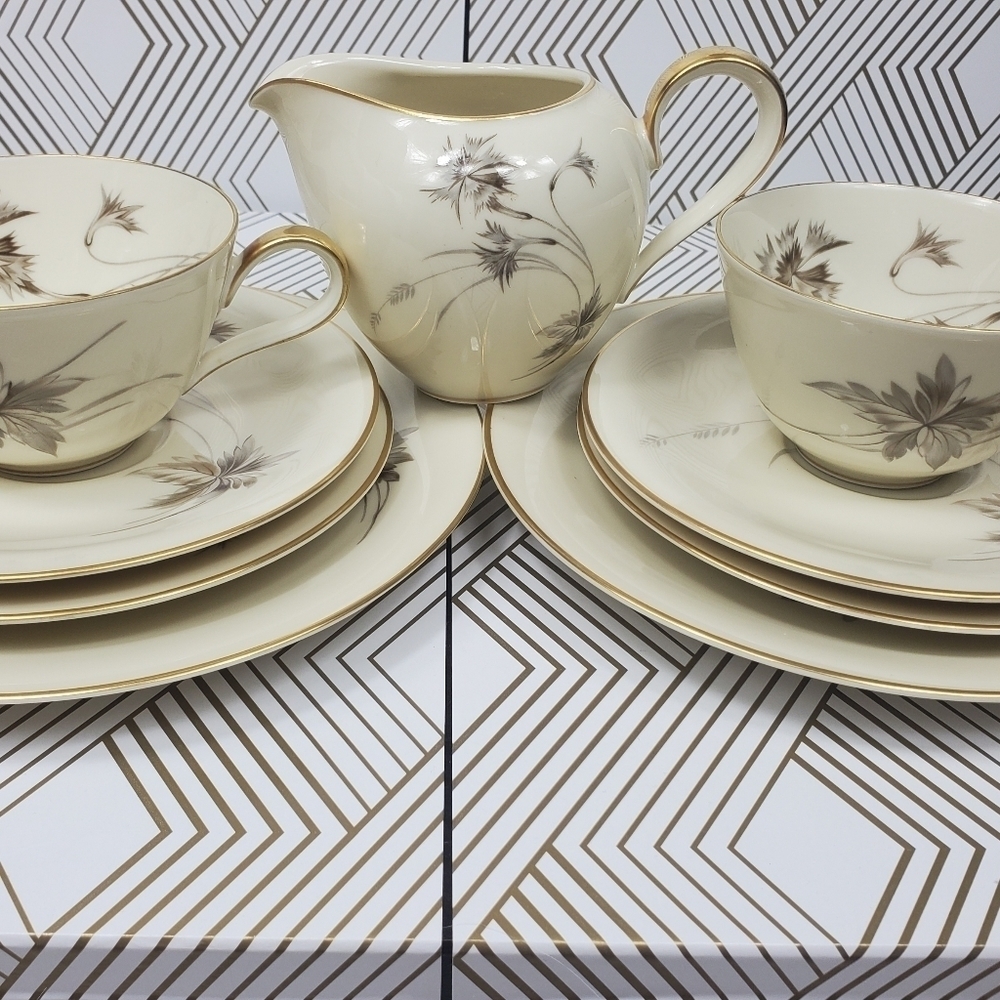 9 Pieces Heinrich Anmut Selb Bavaria Germany‎ Ivory Body Supreme Gold Tea Set.